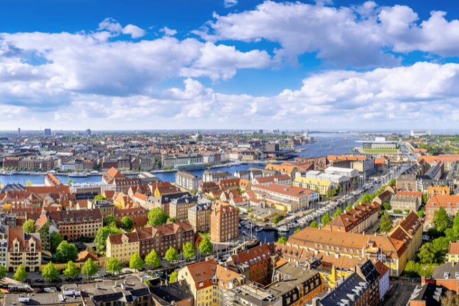 Exclusive Guided & Customized Private Oslo City Tour in Limo - Central Oslo: City Hall, theatre, palace, and fortress