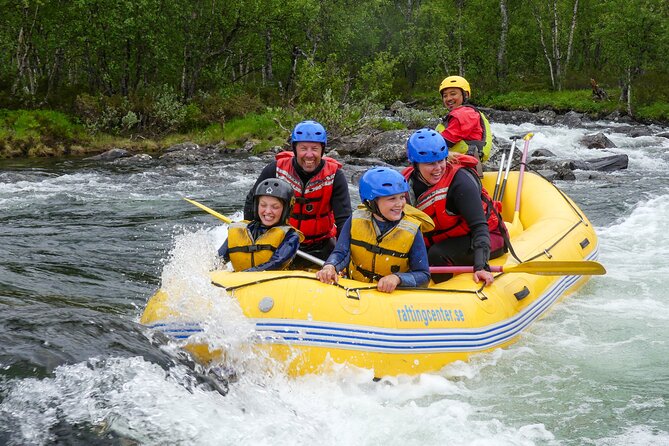 Family-Friendly Whitewater Rafting Experience - level 1 - Following the river on the family route