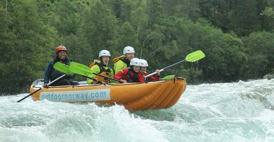 Family Rafting - Voss - Getting fitted for the river