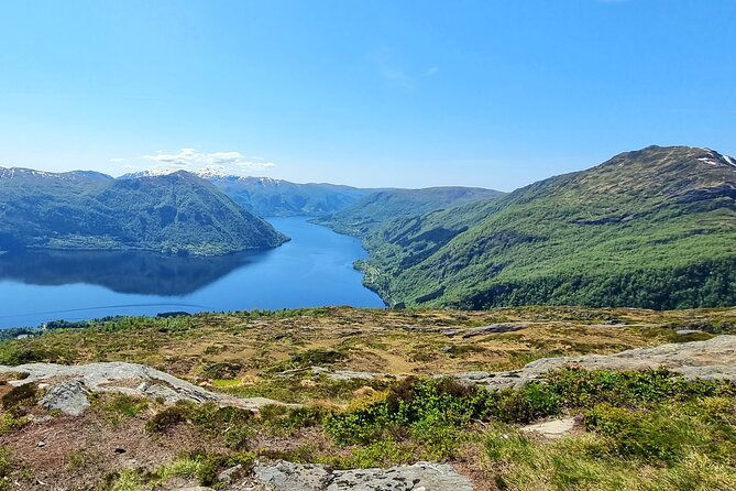 Fjord Hiking - Public tour - The guide makes the difference