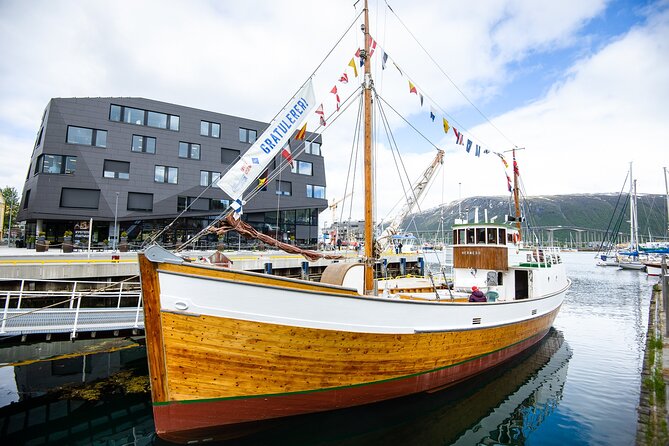 Fjord & History Cruise - Fjords, islands, and changing Arctic weather