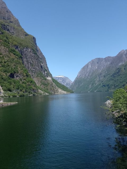 Flåm: Borgund Stave Church, Lærdal, and Stegastein Tour - Finding the bus in Flåm