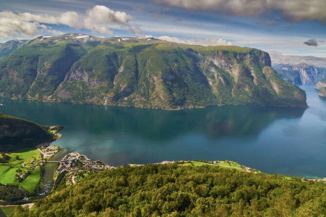 Flam: The Spectacular Stegastein Viewpoint Tour (Small Group) - The 90-minute route from Flåm