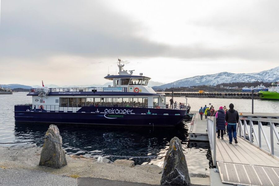 From Ålesund: Winter Fjord Cruise to Geirangerfjord - From Ålesund’s harbor to the inner fjords