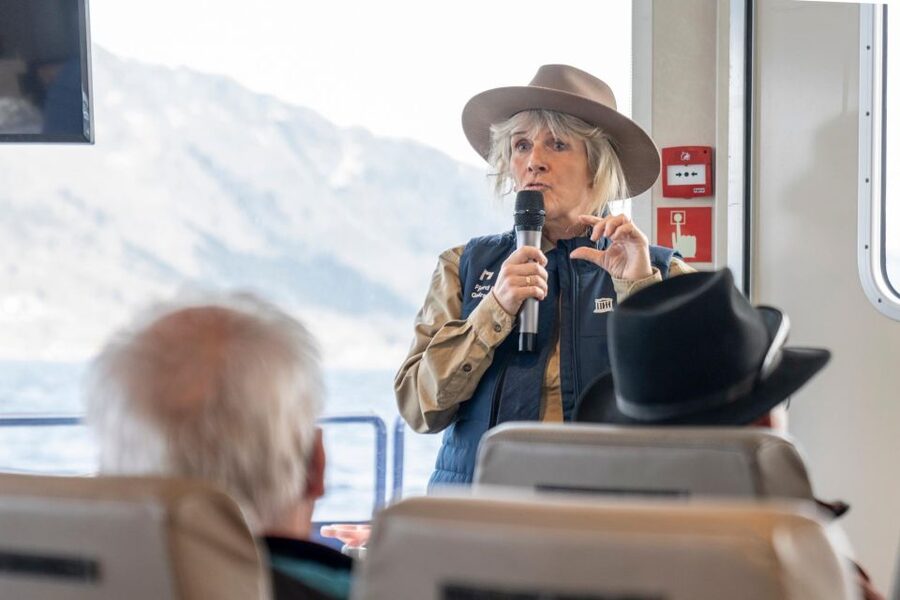 From Ålesund: Winter Fjord Cruise to Geirangerfjord - Food on a nine-hour outing