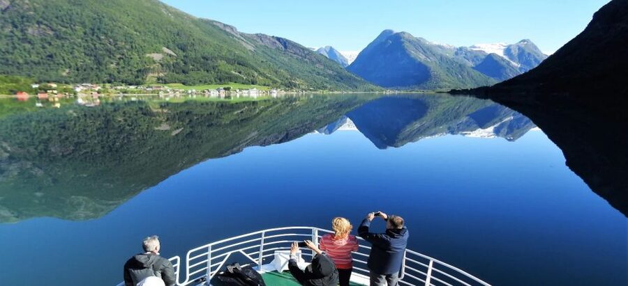 From Balestrand: Fjord Cruise to Fjærland- Round trip - Fjærlandsfjorden and the changing mountain views