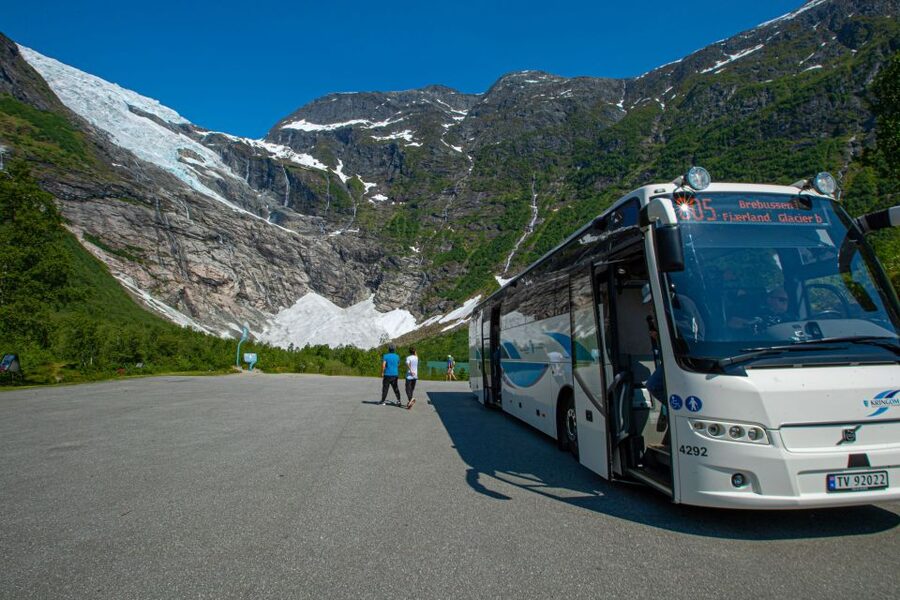 From Balestrand: Guided Fjord & Glacier Tour to Fjærland - 15:25: Returning to the Fjærland pier