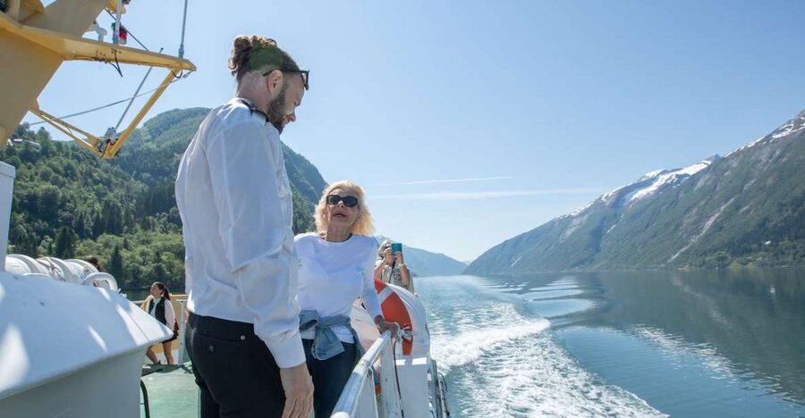 From Balestrand: Guided Fjord & Glacier Tour to Fjærland - 15:30 to 16:45: The boat ride back to Balestrand