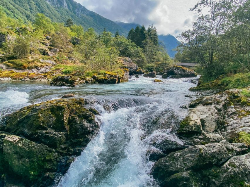 From Bergen: Folgefonna National Park & Glacier Lake Tour - How the guides shape the day