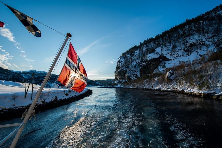 From Bergen: The Original Fjord Cruise to Mostraumen - Practical tips for a better day on the fjord