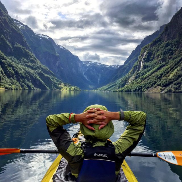 From Flåm: Nærøyfjord 3 Day Kayaking and Camping Tour - Day one: Flåm beach and the first paddle