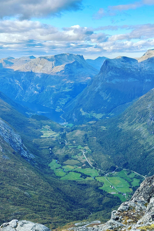 From Geiranger: Dalsnibba & Eagle Road Private Tour & Picnic - A Norwegian picnic adds the personal touch