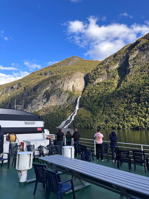 From Geiranger: Dalsnibba & Eagle Road Private Tour & Picnic - Eagle Road brings the fjord back into view