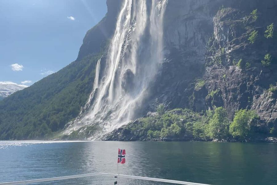 From Geiranger: Geiranger Fjord Tour with Stop in Hellesylt - Why Geirangerfjord is best seen from the water