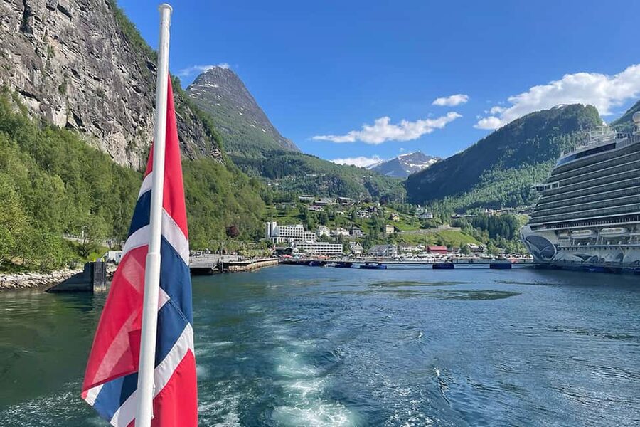 From Geiranger: Geiranger Fjord Tour with Stop in Hellesylt - The first hour, Geiranger to Hellesylt