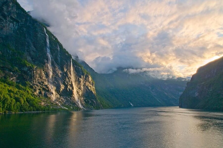 From Geiranger: Geiranger Fjord Tour with Stop in Hellesylt - Hellesylt’s 90-minute stop