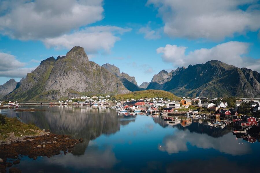 From Svolvær: Best of Lofoten Tour in One Day - Starting at Svolvær with the red Arctic Route bus