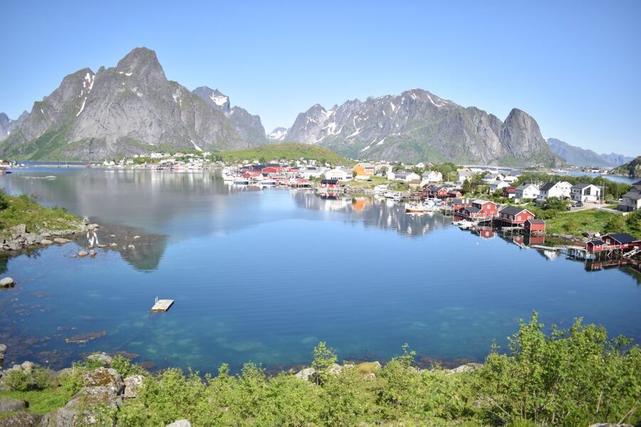 From Svolvaer: Private Lofoten Islands Tour with Transfer - Flakstad fjord and Ramberg Beach