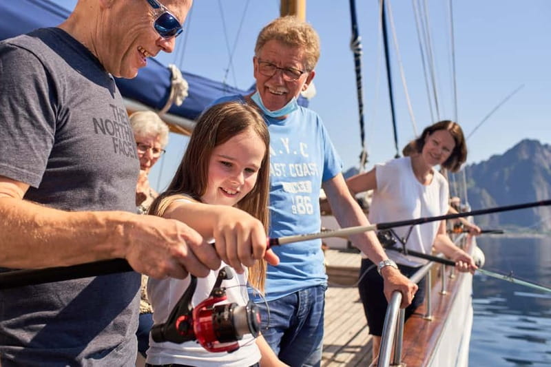 From Svolvær: Taste of Lofoten - Cultural Fishing Experience - Clothing, comfort, and weather