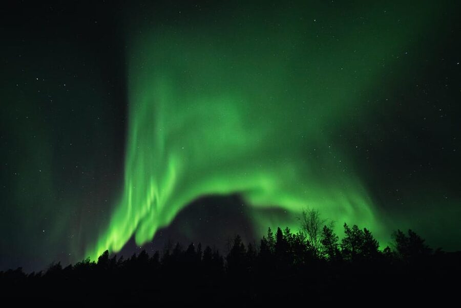 From Tromsø: Aurora Snowshoe Hike - Three hours on snowshoes after dark