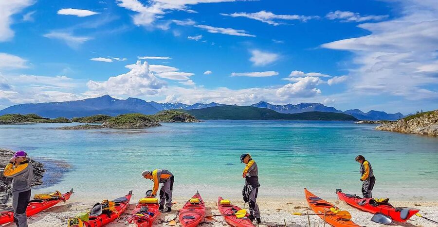 From Tromsø: Kayak trip with lunch and sauna at Sommarøy - Why Sommarøy makes a good day trip from Tromsø