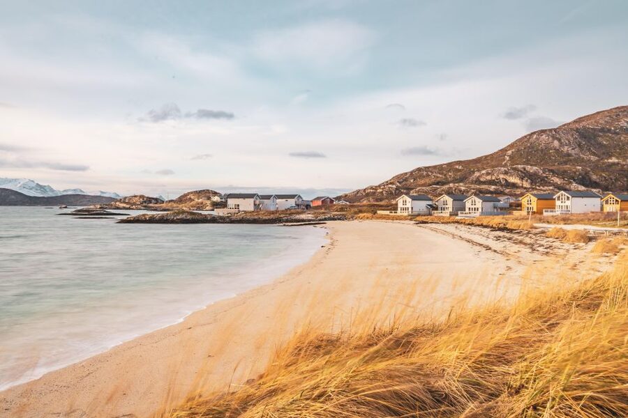 From Tromsø: Kayak trip with lunch and sauna at Sommarøy - Two hours among Sommarøy’s islands