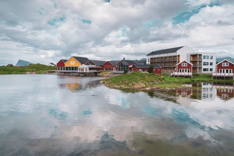 From Tromsø: Kayak trip with lunch and sauna at Sommarøy - How the price of $244 measures up