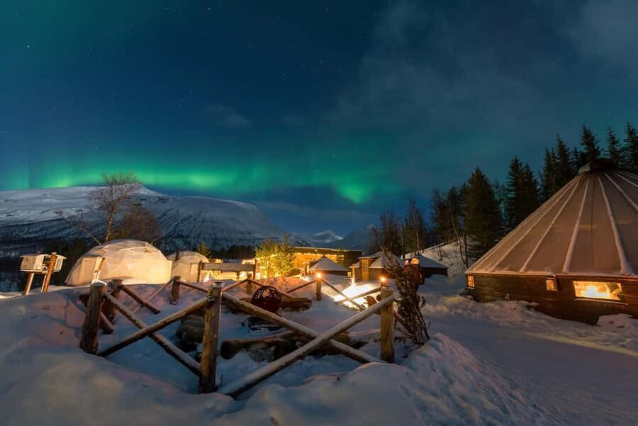 From Tromsø: Northern Lights Visit at Camp Tamok - The first aurora briefing and photography help