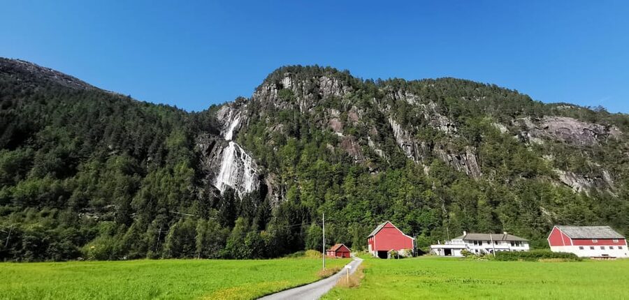 Full day private tour to Flåm - What the private guide adds