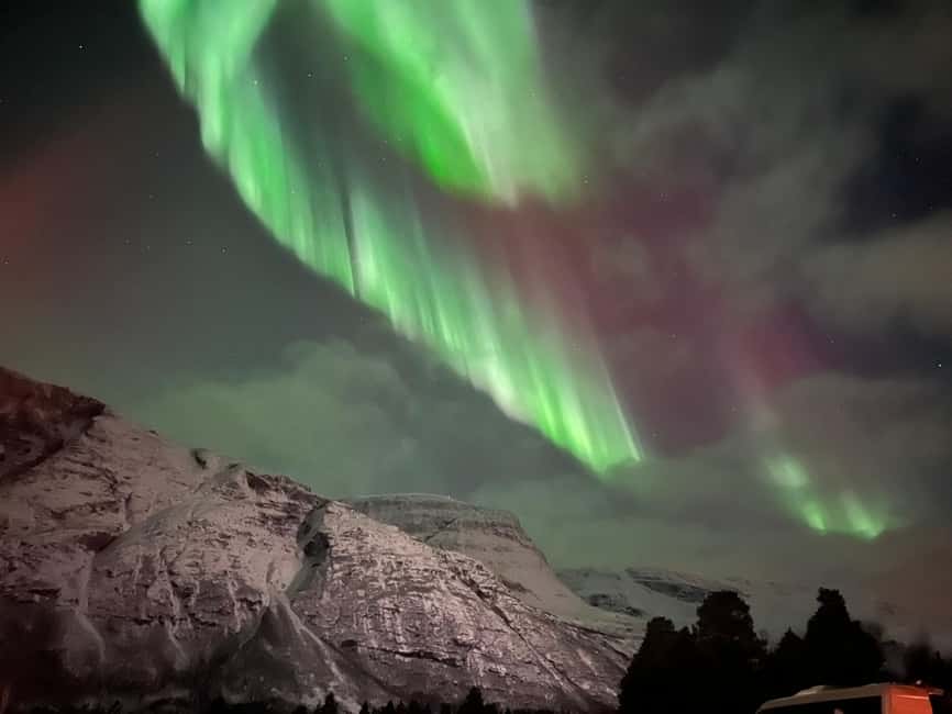 Full Night Magic of the Arctic Lights in Tromso - Photography help can make the difference