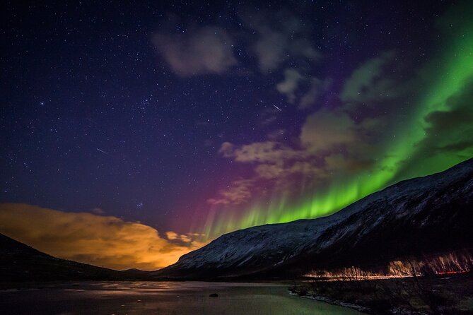 Full Night Magic of the Northern Lights in Tromso - A 7:00 p.m. start from central Tromso