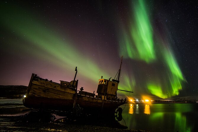 Full Night Magic of the Northern Lights in Tromso - Bonfire, drinks, and the practical side of waiting