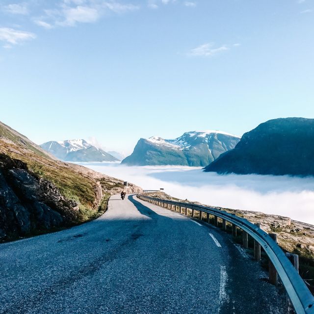 Geiranger: Dalsnibba, Flydalsjuvet, Eagle Bend & Fjords Tour - The guide makes the coach time count