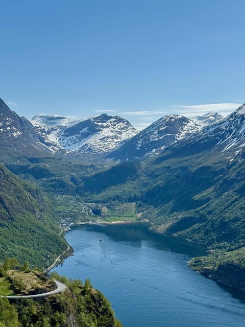 Geiranger Dalsnibba: mini bus tour - Finding the meeting point beside the Joker shop
