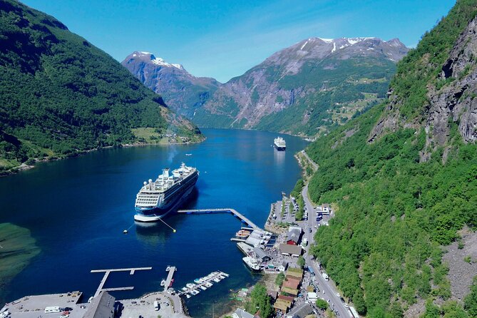 Geiranger: Excursions.no Geiranger Highlights - Two views that explain Geiranger’s fame
