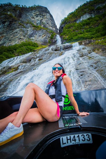 Geiranger: Guided Geirangerfjord Boat Tour - What the 75 minutes feel like