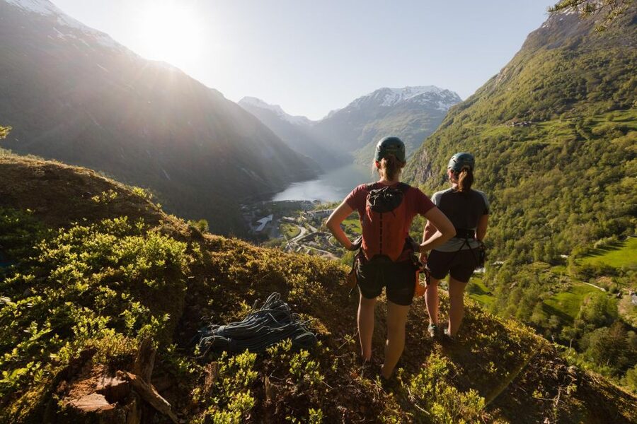 Geiranger: Rappelling tour with epic view - Key points to know before you book