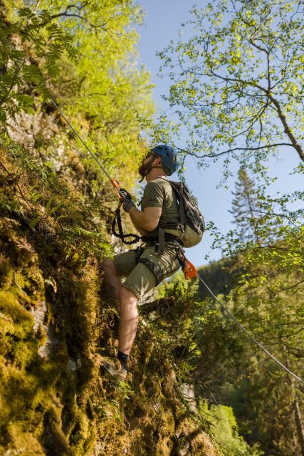 Geiranger: Rappelling tour with epic view - Starting beside Dynamite Waterfall in Geiranger