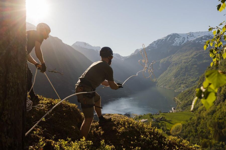 Geiranger: Rappelling tour with epic view - Who should book this Geiranger adventure?