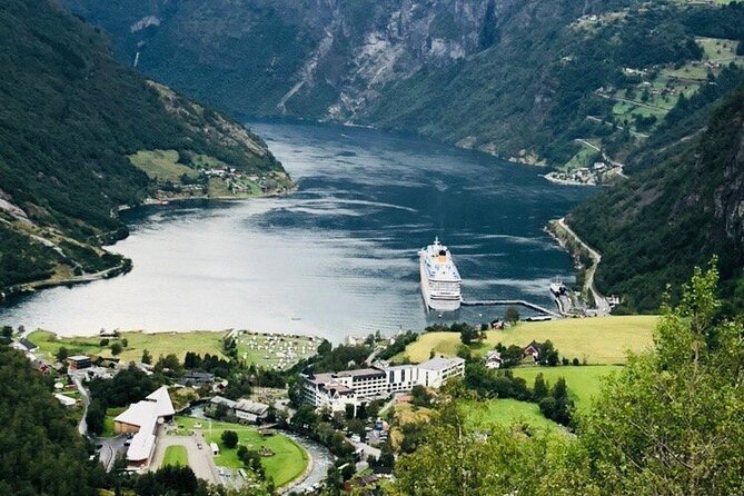Geiranger Shore Excursion: Mt. Dalsnibba and Eagle Road - Flydalsjuvet gives you the classic Geiranger view