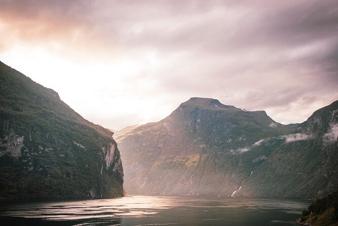 Guided Boat Tour in Geiranger - Weather, clothing, and what to expect onboard