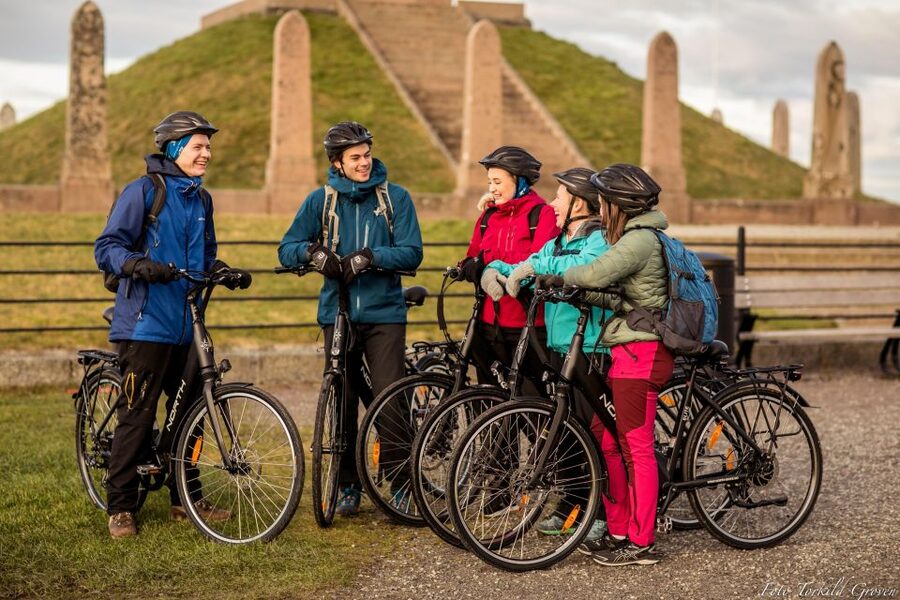 Guided E-Bike Tour in Haugesund: city, vikings, Rising Tides - Quiet neighbourhoods and coastal views