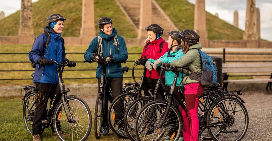 Guided E-Bike Tour in Haugesund: city, vikings, Rising Tides - The guides make the difference