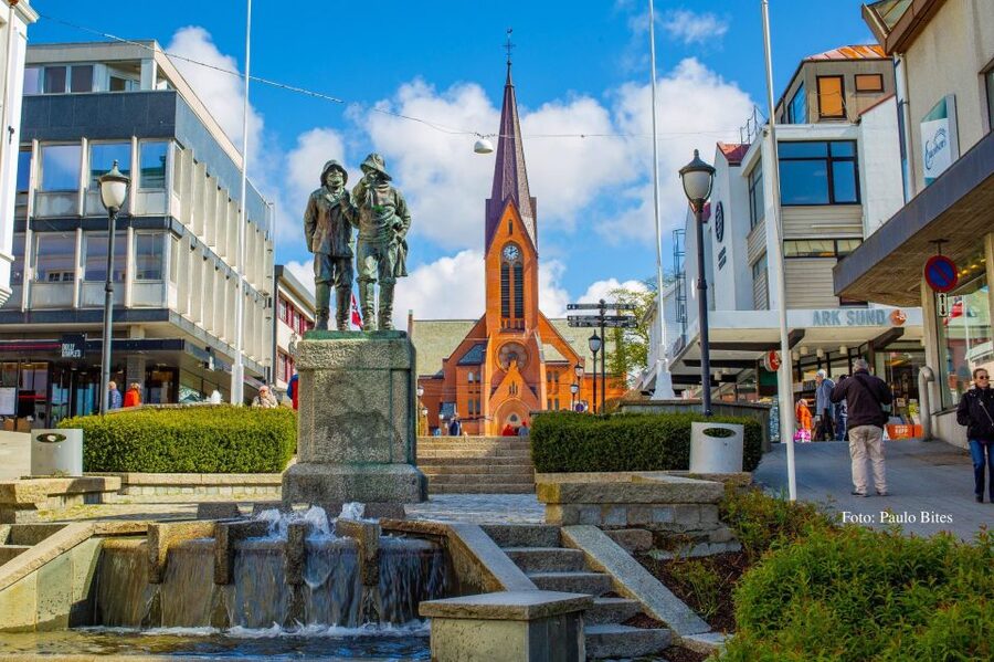 Guided E-Bike Tour in Haugesund: city, vikings, Rising Tides - Starting at the Viking Adventure hut