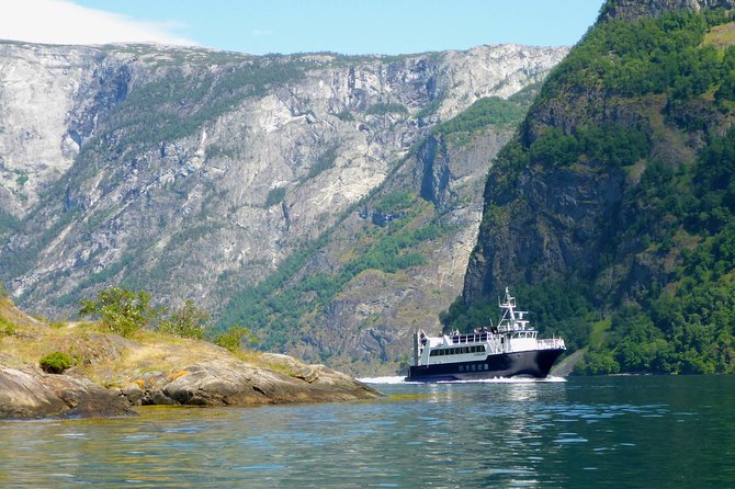 Guided Fjord & Glacier Tour - From BERGEN - The Norwegian Glacier Museum in 50 minutes