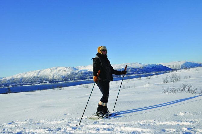 Guided Morning Snowshoe Hike with Huskies - Snowshoes, clothing, and the first steps