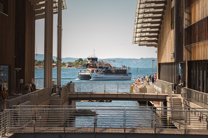 Guided Sightseeing Cruise on Oslofjord by Premium Silent Boat - Akershus Fortress and the first Oslo views