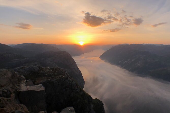 Guided sunrise hike to Pulpit Rock Preikestolen - What the Preikestolen hike demands