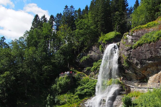 Guided tour to Hardanger Fjord, Waterfalls and Ferry Crossing - Road 550 reveals Hardanger’s orchard country