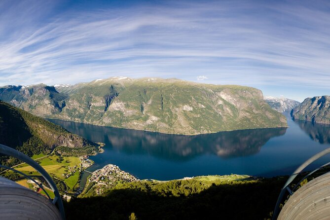 Guided Tour To Nærøyfjorden, Flåm And Stegastein - Viewpoint Cruise - Nærøyfjord: The Day’s Main Event